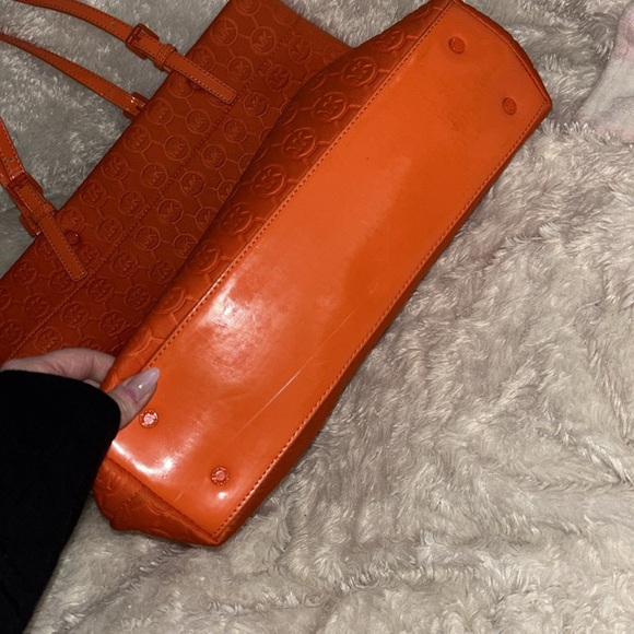 Michael Kors Tangerine Orange, Jet Set quilted large tote. - Picture 10 of 10